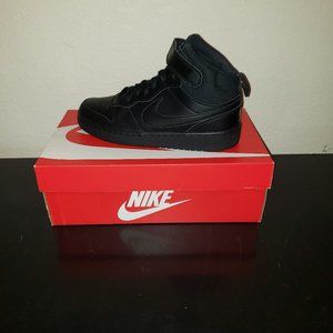 Nike Court Borough Mid 2